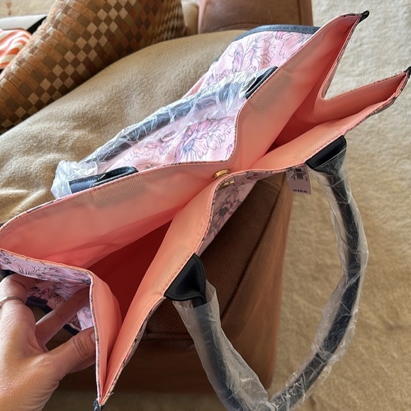 Brand New Victoria's Secret Pink Grey Floral Tote Bag Snap Close Shoulder Purse - Picture 11 of 15